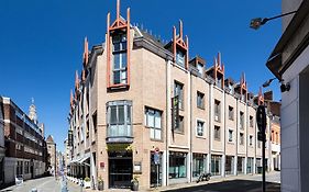 B&B Hotel Arras Centre Les Places